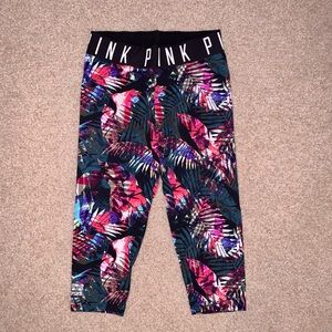 NWOT‼️ PINK Ultimate Capri Running leggings